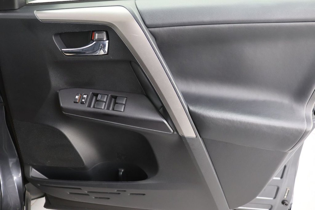 Used Toyota RAV4 2017 for sale - 77525991: Photo 27