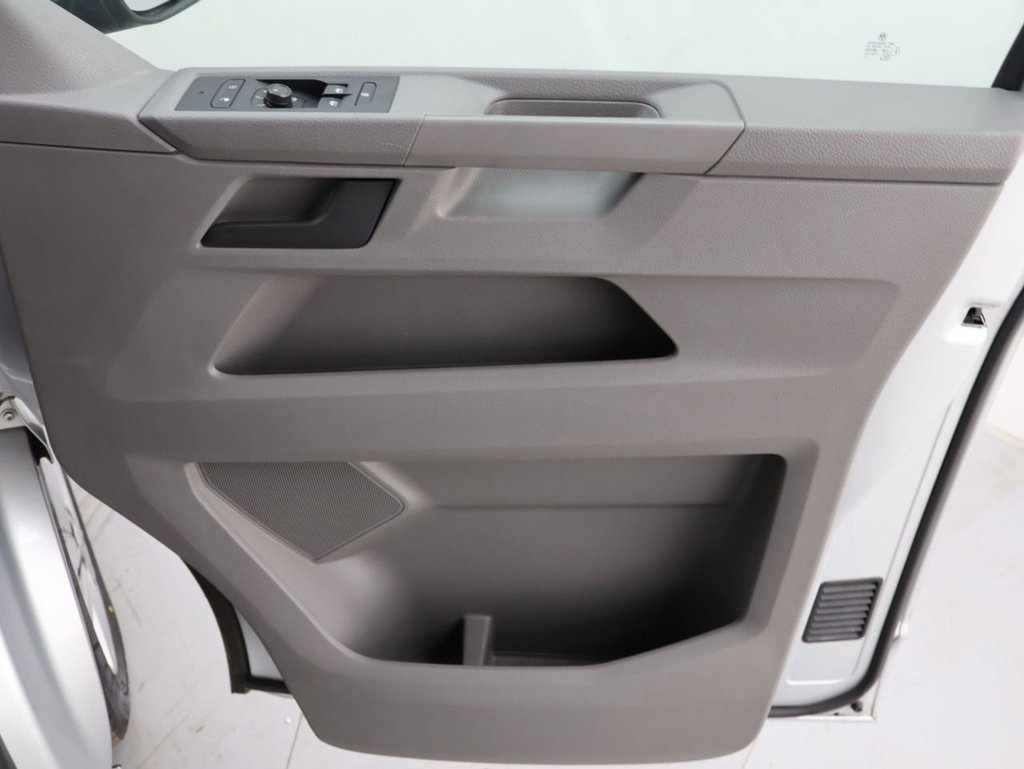 Used Volkswagen Transporter Shuttle 2020 for sale - 78172320: Photo 28