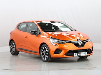 Used Renault Clio 2023 for sale - 76236165: Photo