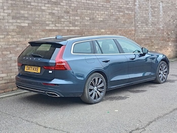 Used Volvo V60 2021 for sale - 77632112: Photo
