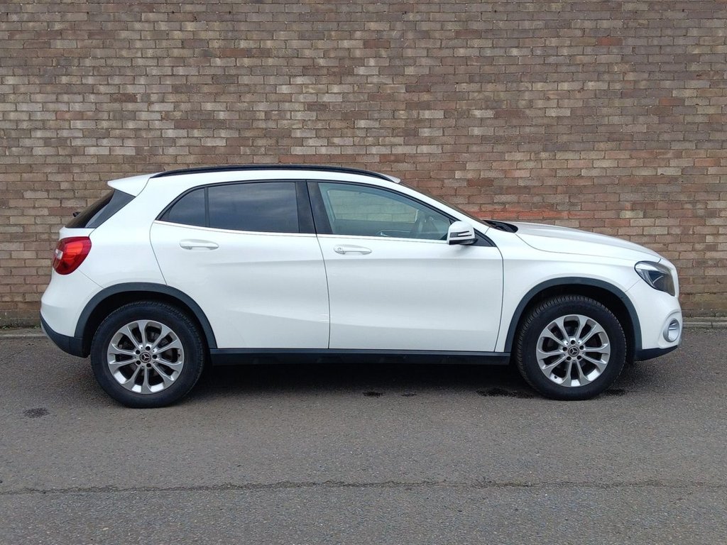 Used Mercedes-Benz GLA 2018 for sale - 76923465: Photo 3