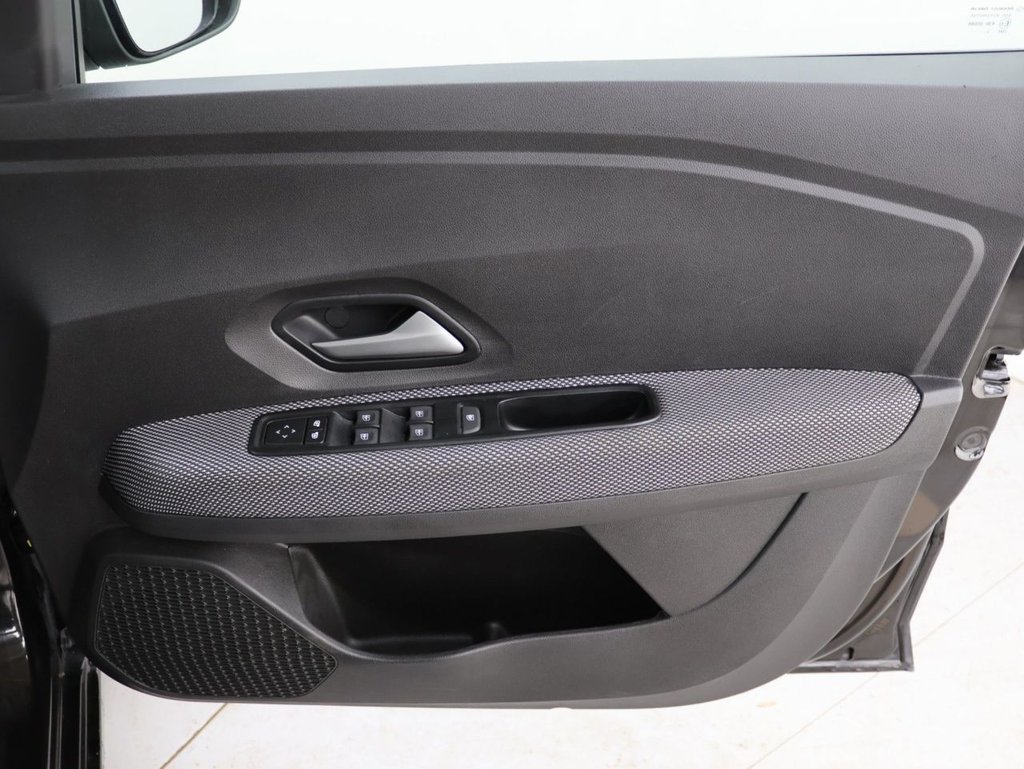 Used Dacia Sandero 2023 for sale - 76558886: Photo 25