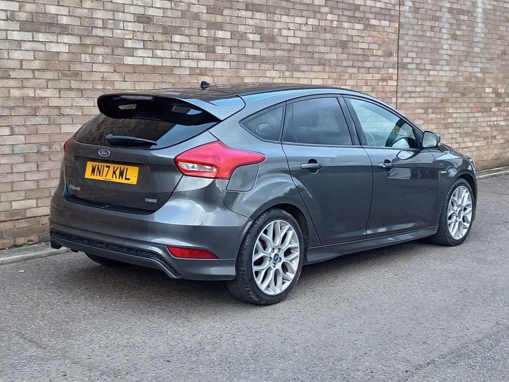 Used Ford Focus 2017 for sale - 76665800: Photo 3