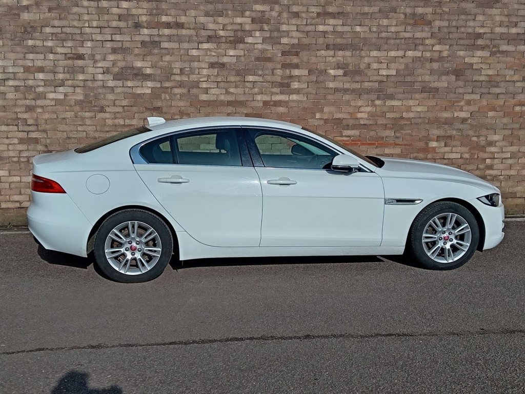 Used Jaguar XE 2018 for sale - 77666764: Photo 2