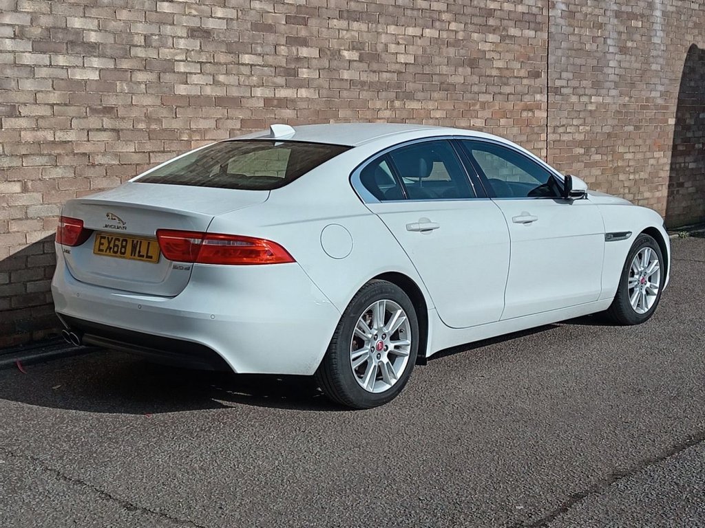 Used Jaguar XE 2018 for sale - 77666764: Photo 3
