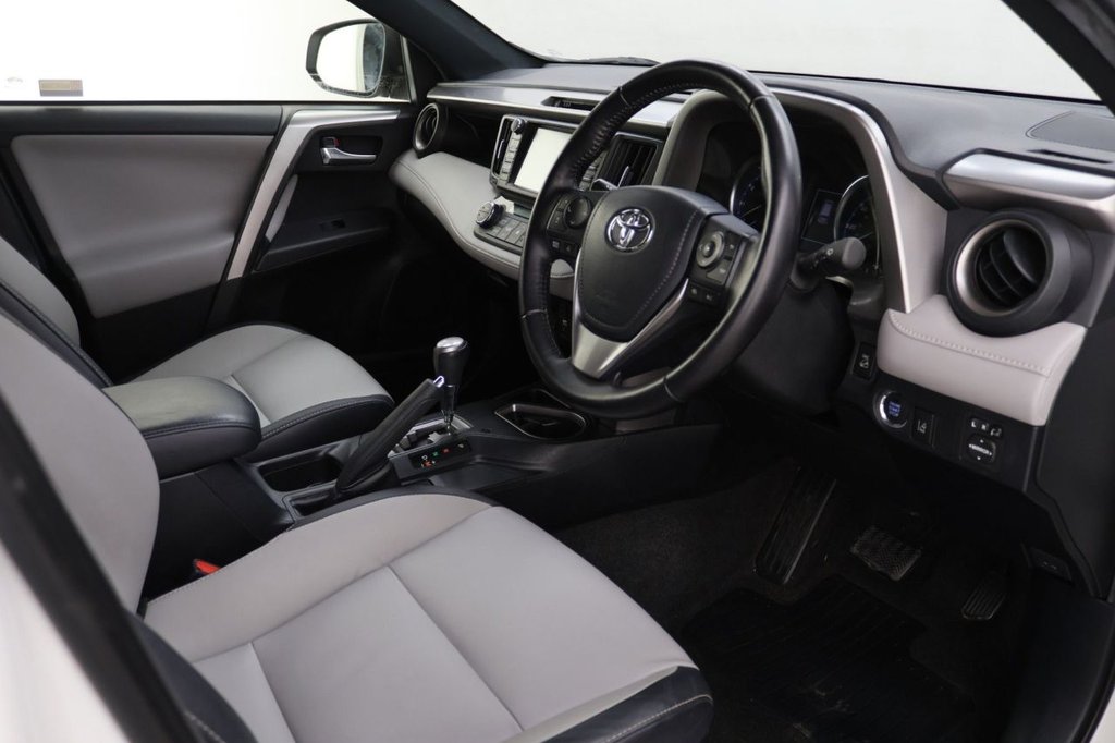 Used Toyota RAV4 2017 for sale - 77085574: Photo 10