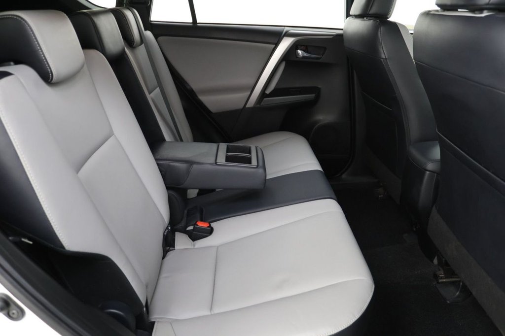 Used Toyota RAV4 2017 for sale - 77085574: Photo 17