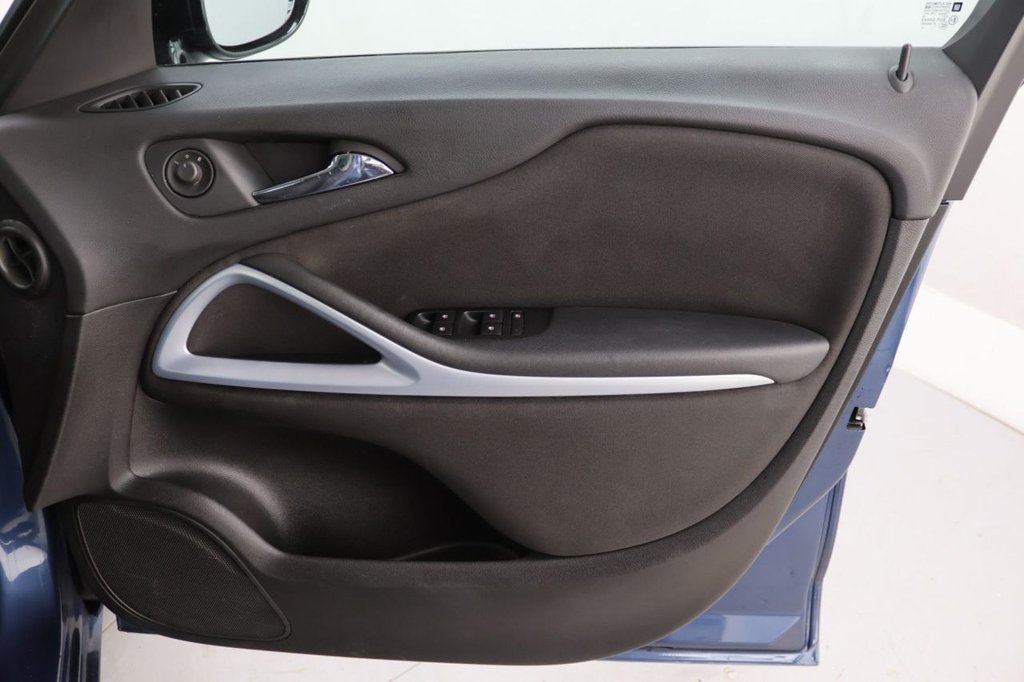 Used Vauxhall Zafira 2016 for sale - 77936002: Photo 28