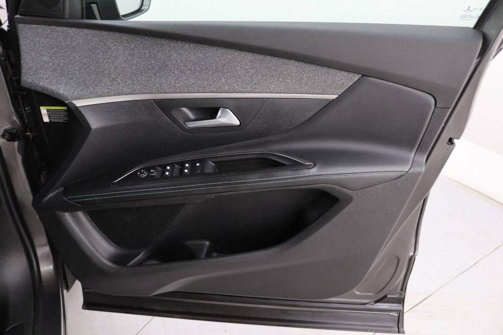 Used Peugeot 5008 2022 for sale - 76642369: Photo 30