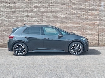 Used Volkswagen ID.3 2023 for sale - 78943102: Photo