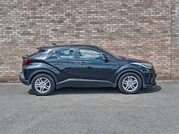 Used Toyota C-HR 2023 for sale - 79022564: Photo