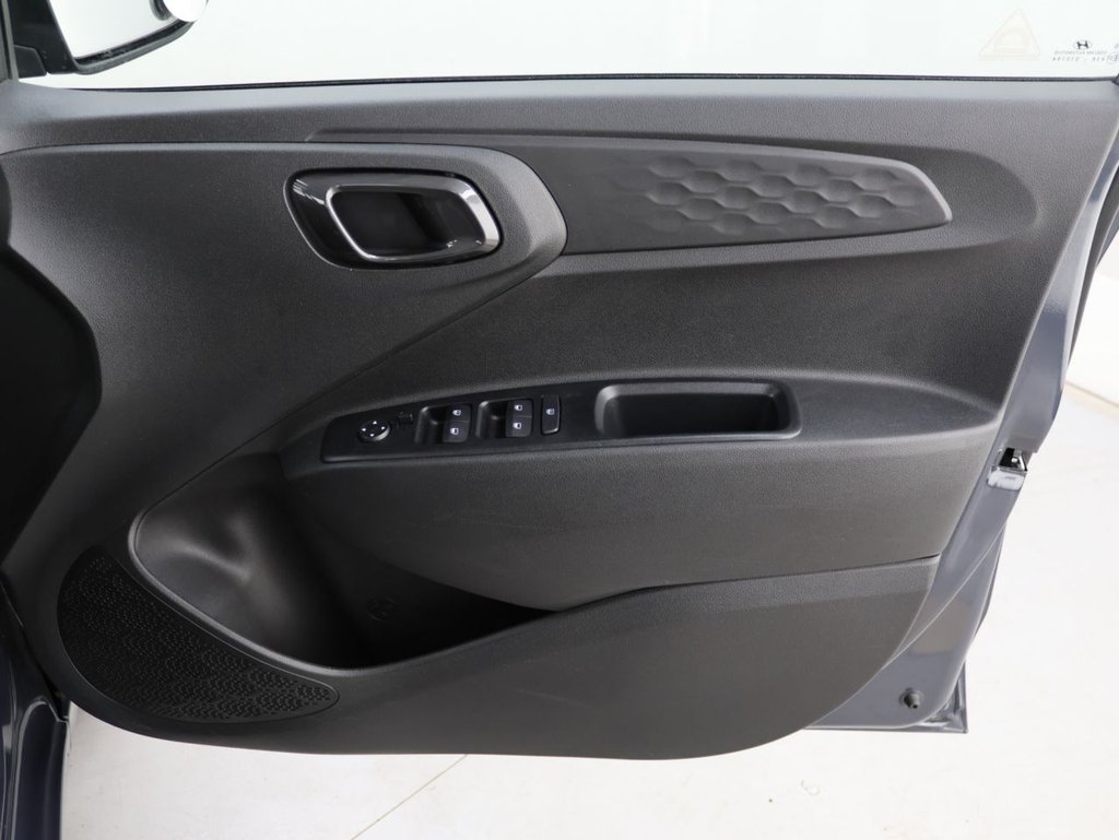 Used Hyundai i10 2021 for sale - 76542176: Photo 25