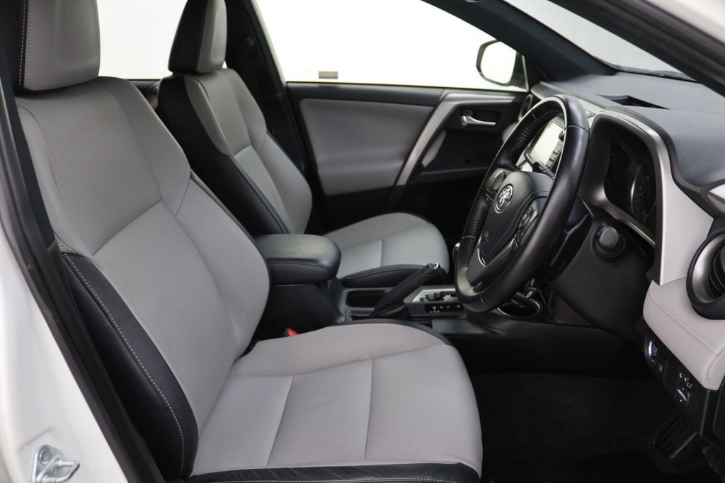 Used Toyota RAV4 2017 for sale - 77121283: Photo 12