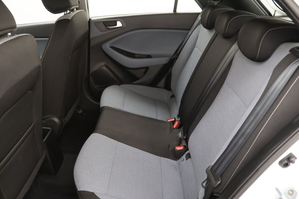 Used Hyundai i20 2016 for sale - 76570021: Photo 19