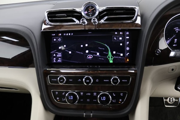 Used Bentley Bentayga 2021 for sale - 76210224: Photo 16