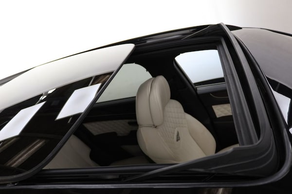Used Bentley Bentayga 2021 for sale - 76210224: Photo 2
