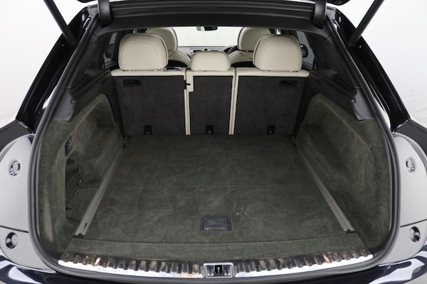 Used Bentley Bentayga 2021 for sale - 76210224: Photo 32