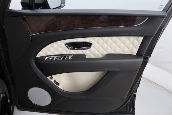 Used Bentley Bentayga 2021 for sale - 76210224: Photo 35