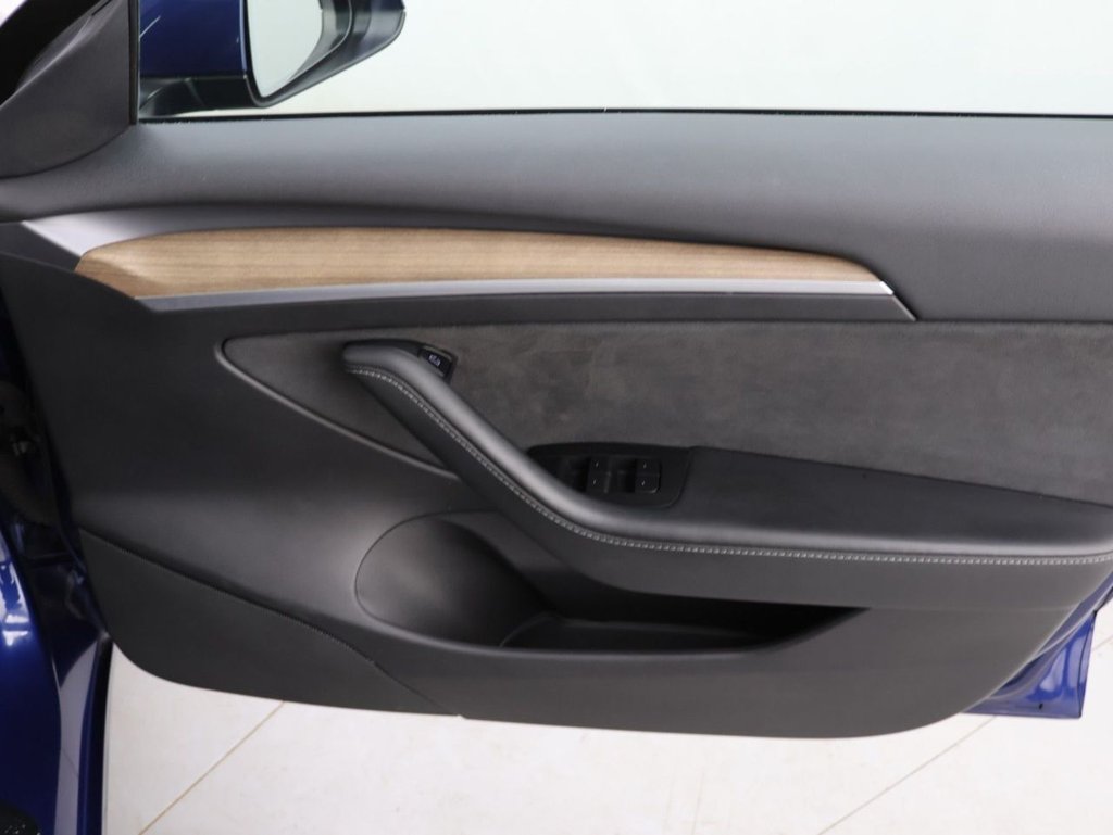 Used Tesla Model 3 2021 for sale - 76840889: Photo 26