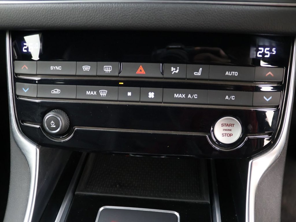 Used Jaguar XF 2017 for sale - 76520627: Photo 16