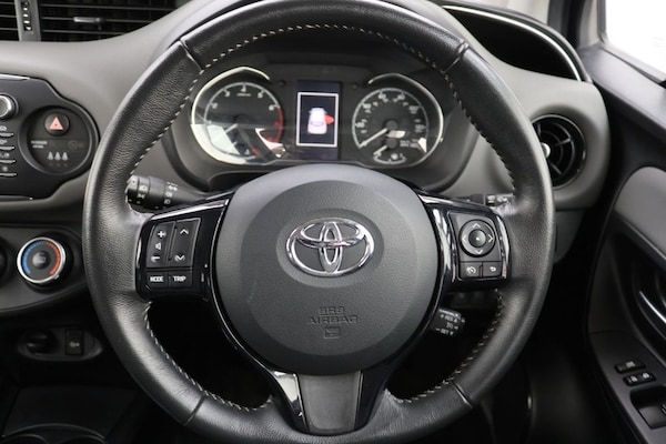 Used Toyota Yaris 2018 for sale - 76300879: Photo 20