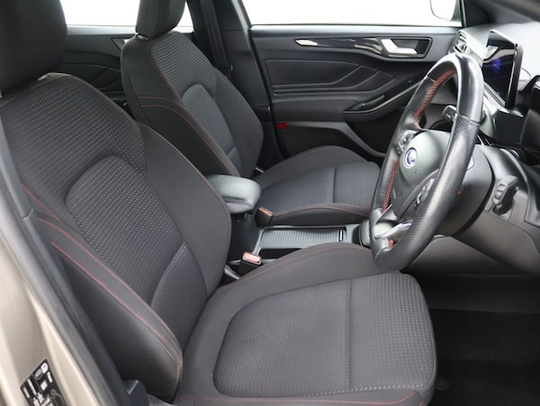 Used Ford Focus 2020 for sale - 76300883: Photo 12