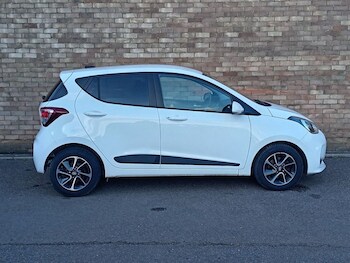 Used Hyundai i10 2018 for sale - 76923401: Photo