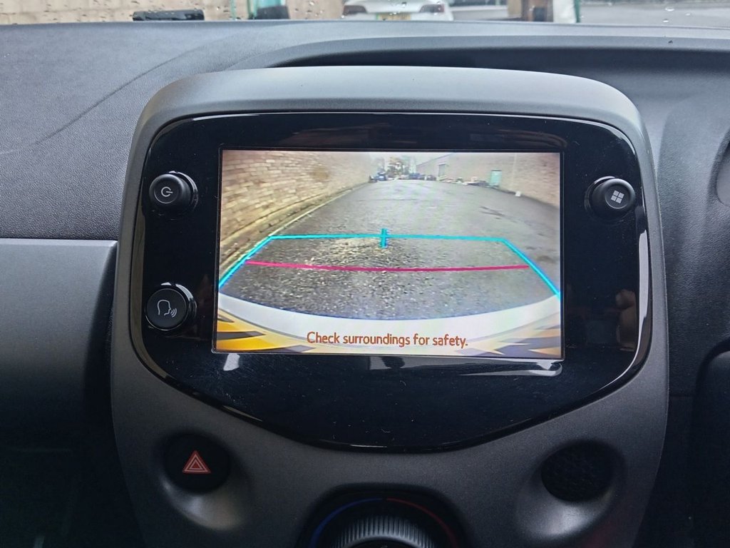 Used Toyota AYGO 2022 for sale - 76541963: Photo 2