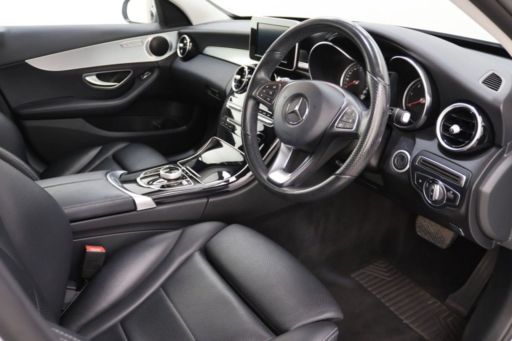 Used Mercedes-Benz C Class 2019 for sale - 76941565: Photo 10