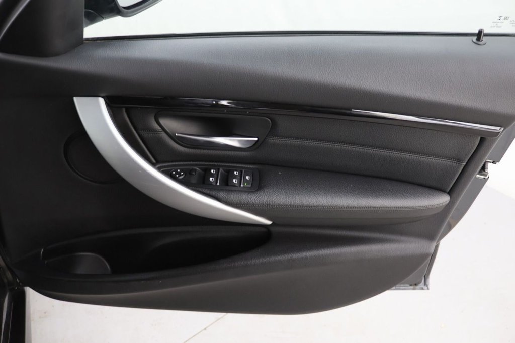 Used BMW 3 Series 2017 for sale - 77302121: Photo 27