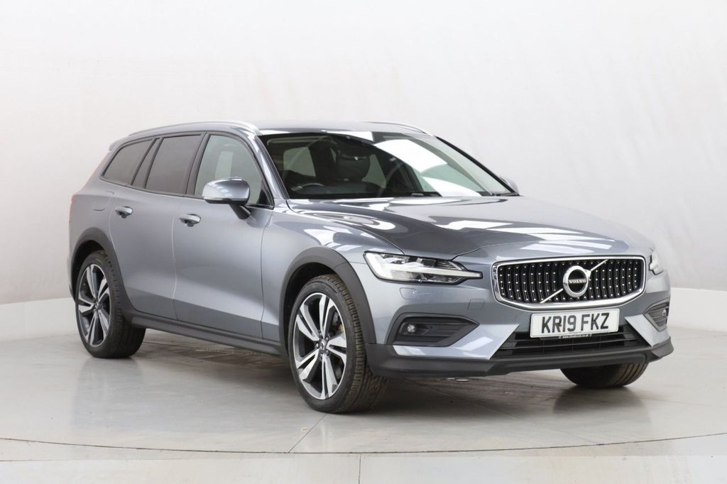 Used Volvo V60 2019 for sale - 78016818: Photo 2