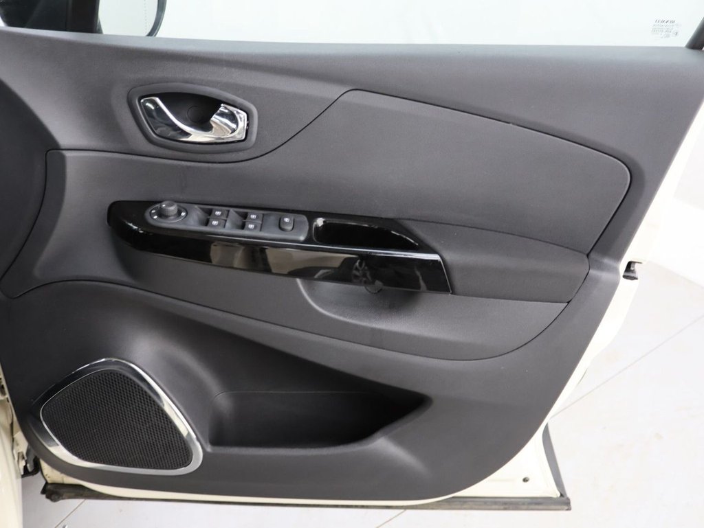 Used Renault Captur 2017 for sale - 78059575: Photo 26