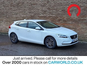 2019 (19) - 2.0 D2 Momentum Edition Hatchback 5dr Diesel Auto Euro 6 (s/s) (120 ps)