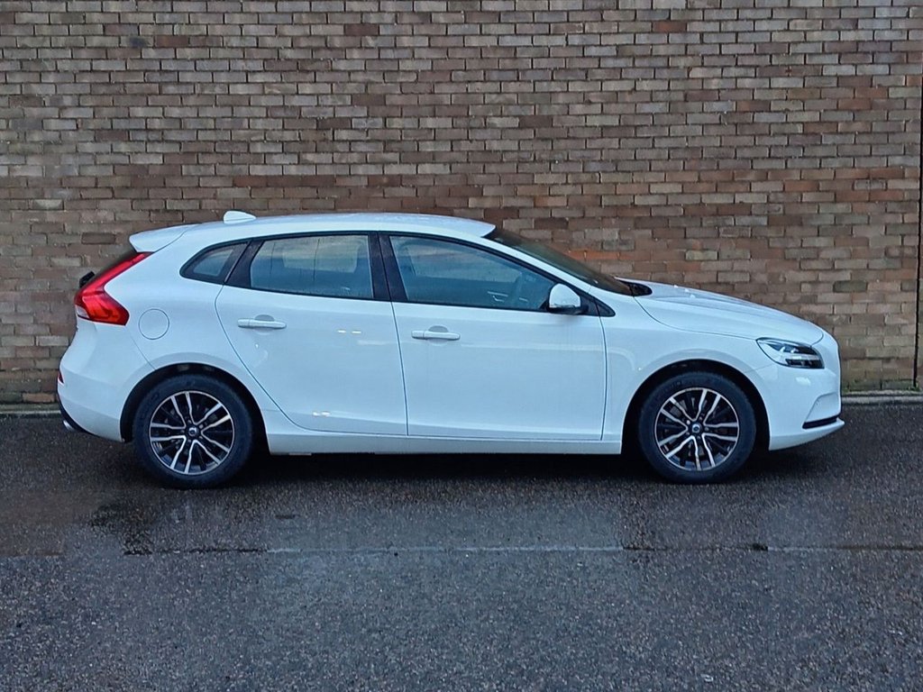 Used Volvo V40 2019 for sale - 77593975: Photo 3