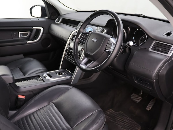 Used Land Rover Discovery Sport 2017 for sale - 76301030: Photo 12