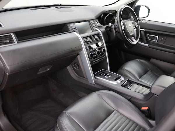 Used Land Rover Discovery Sport 2017 for sale - 76301030: Photo 25