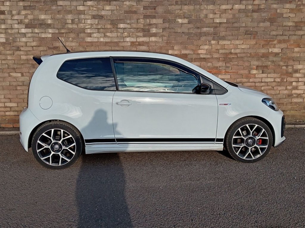 Used Volkswagen up! 2018 for sale - 77048992: Photo 2