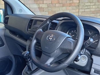 Used Toyota PROACE CITY Verso 2022 for sale - 77451707: Photo