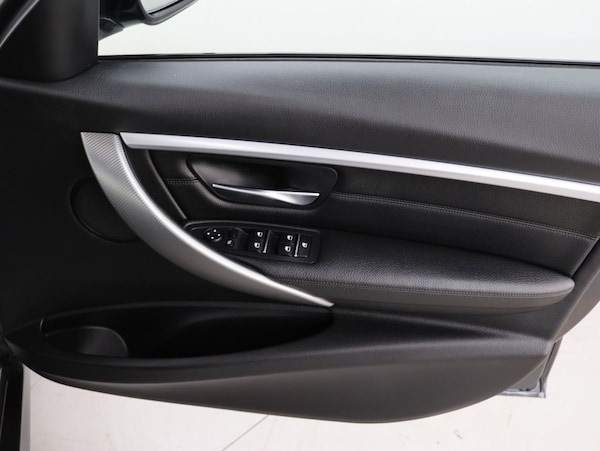 Used BMW 3 Series 2017 for sale - 76300859: Photo 27