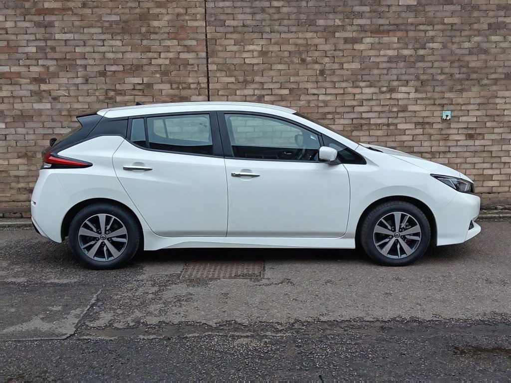 Used Nissan Leaf 2020 for sale - 76542105: Photo 2