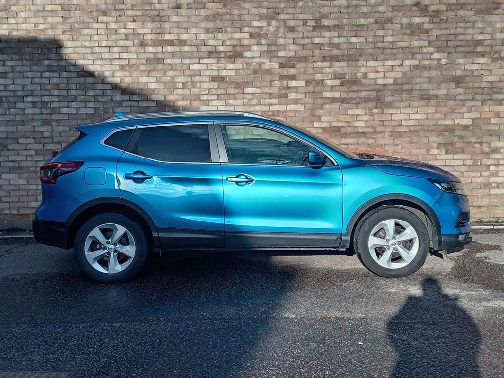 Used Nissan Qashqai 2017 for sale - 76856252: Photo 2