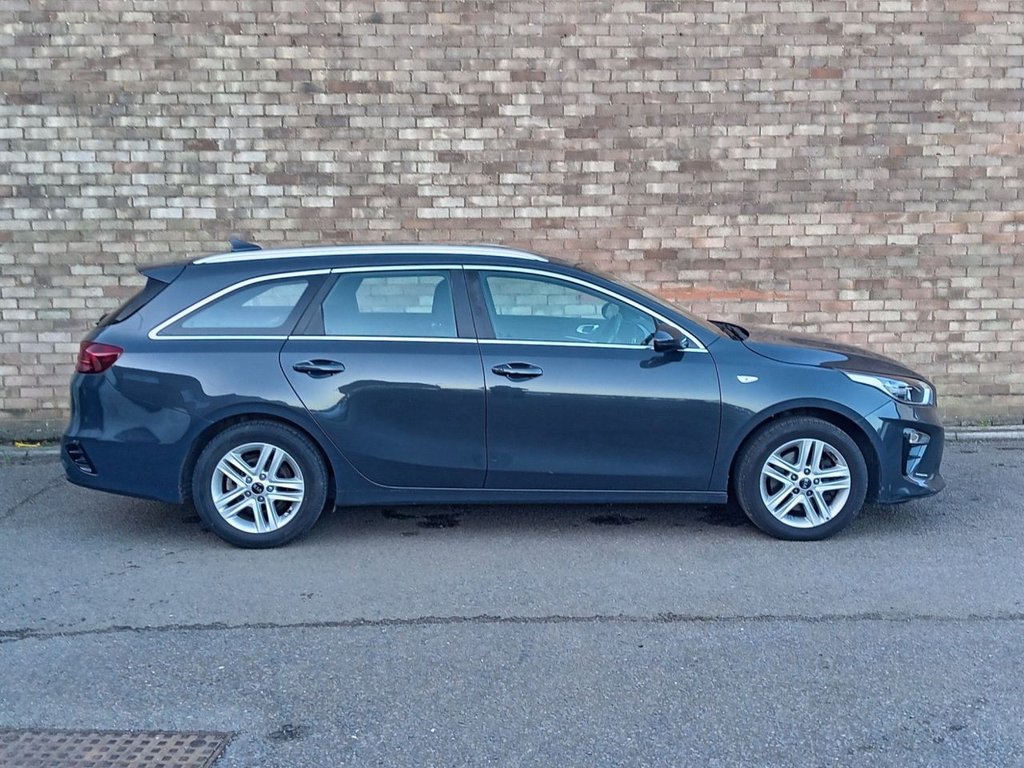 Used Kia Ceed 2020 for sale - 76909940: Photo 2