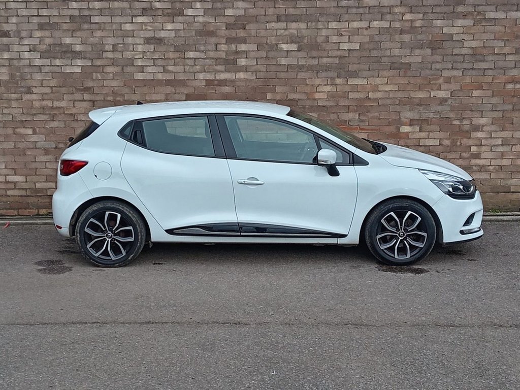 Used Renault Clio 2018 for sale - 77692847: Photo 2