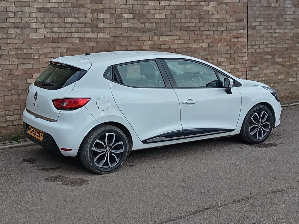 Used Renault Clio 2018 for sale - 77692847: Photo 3