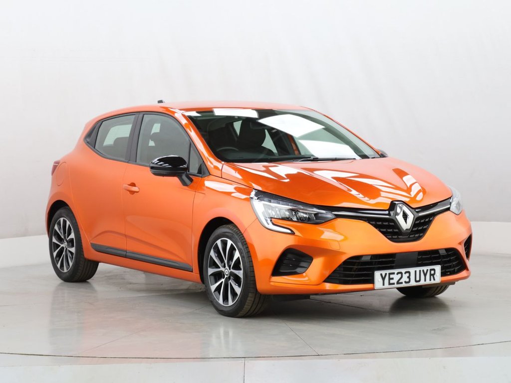 Used Renault Clio 2023 for sale - 76542151: Photo 2