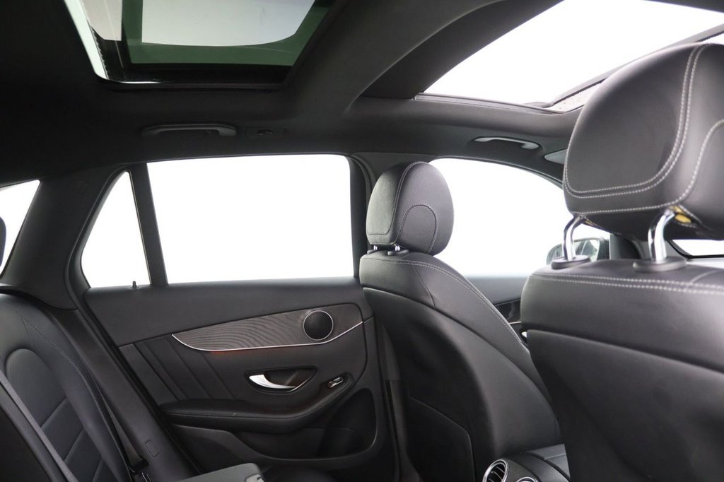 Used Mercedes-Benz GLC 2019 for sale - 77236294: Photo 2