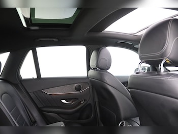 Used Mercedes-Benz GLC 2019 for sale - 77236294: Photo