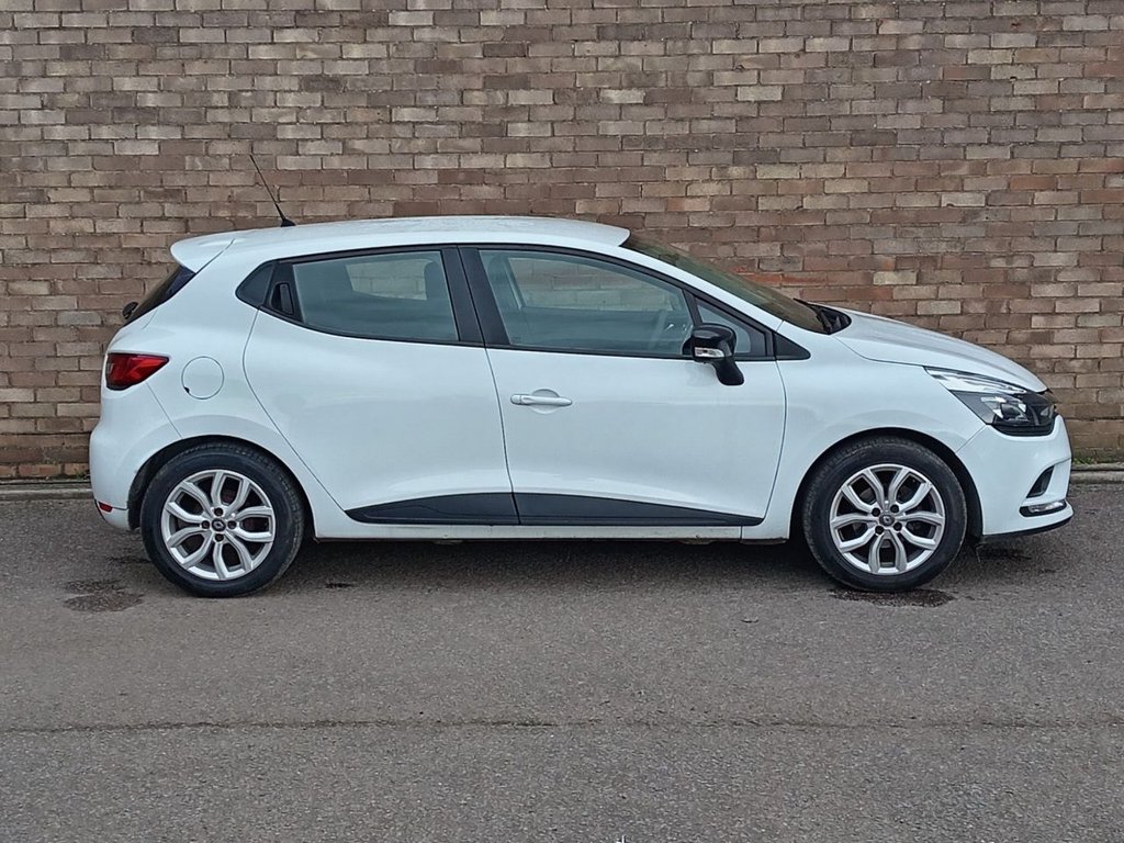 Used Renault Clio 2018 for sale - 77692823: Photo 2