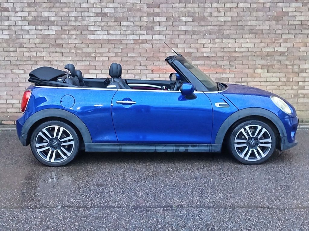 Used MINI Convertible 2020 for sale - 76973420: Photo 3