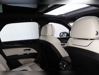 Used Bentley Bentayga 2021 for sale - 75502960: Photo